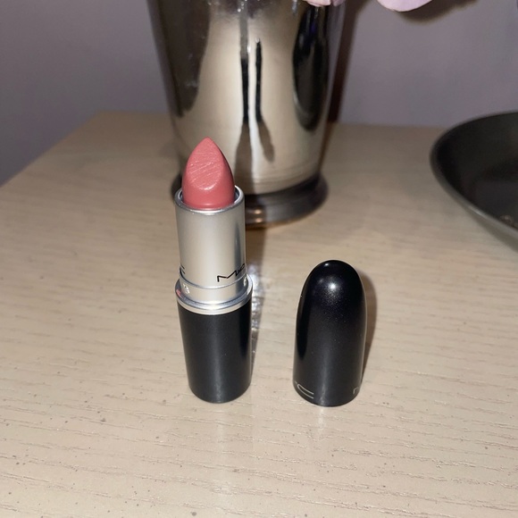 MAC crème in your coffee cremesheen lipstick - Picture 2 of 7